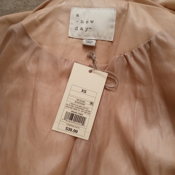 Stylish Pink Faux Leather Jacket 🌸😎💅 - Picture 7 of 7